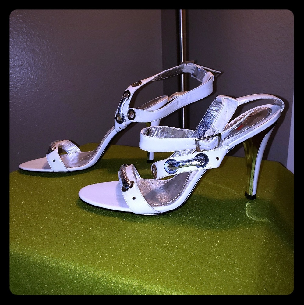 White Luichiny heels with hardware